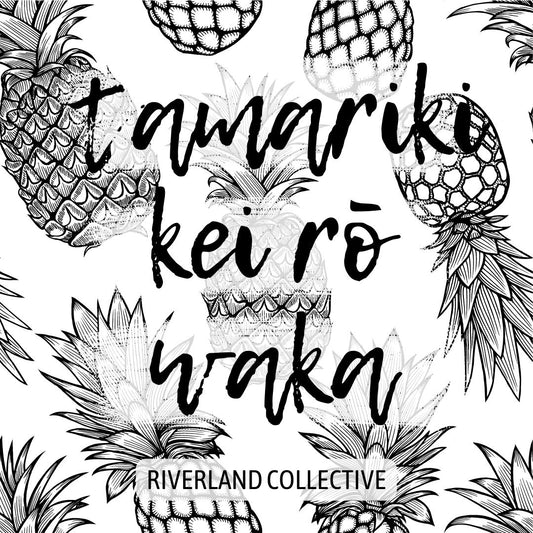 Pineapple - tamariki kei rō waka